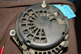 Alternatorun kömürlərinin aşınması nədir və akkumulyator niyə dolmur?