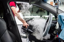 Sürüş zamanı yanıq qoxusu hansı hissəyə işarədir?