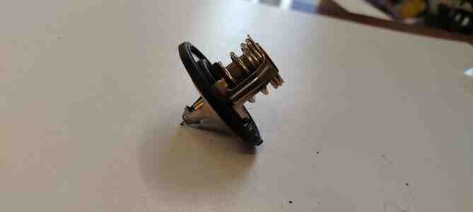 Hyundai termostatı Hyundai termostatı