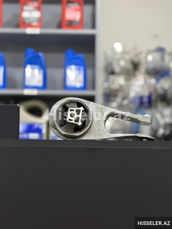 Chevrolet Malibu 2015-2024 1.5 - Mühərrik Yastığı Arxa Chevrolet Malibu 2015-2024 1.5 - Mühərrik Yastığı Arxa