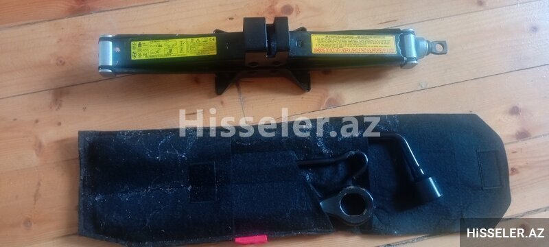 Damkirat və avtomobilin qaldırıcı mexazinmi Damkirat və avtomobilin qaldırıcı mexazinmi