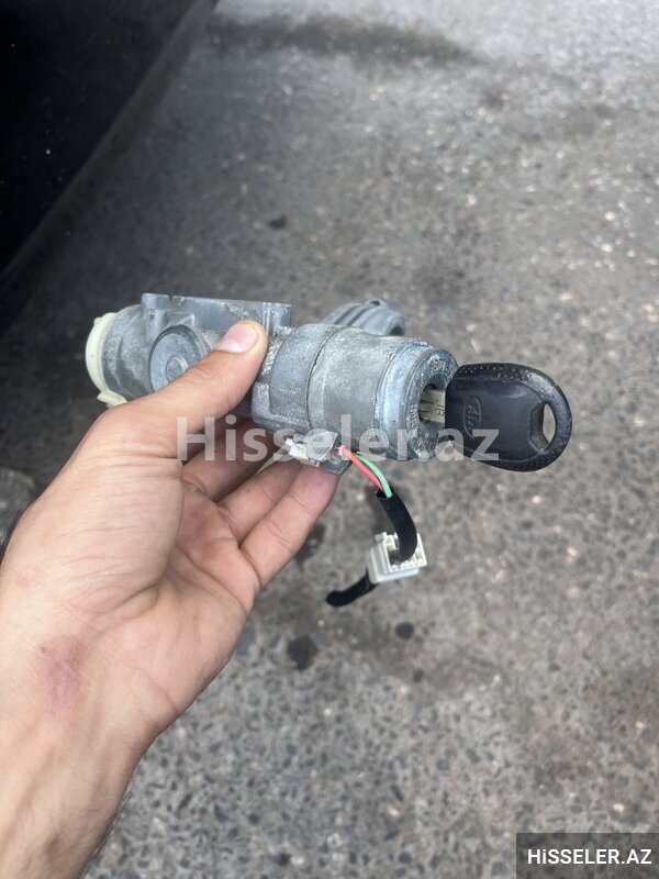 Kia Hyundai zamok acarla birlikdə Kia Hyundai zamok acarla birlikdə