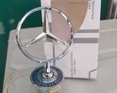 Mercedes emblem