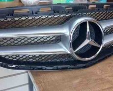 Mercedes W212 radiator barmaqlığı