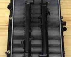 Mercedes E 210 üçün radiator qapağı