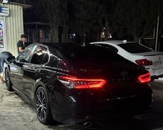 Toyota Camry stop işığı