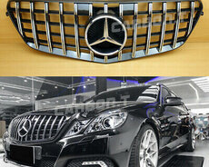 "Mercedes W212 Gt" radiator barmaqlığı