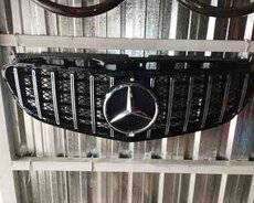 Mercedes W212 radiator barmaqlığı GT