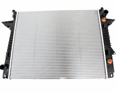 Discovery Lr3 L319 2004-2008 Radiator su