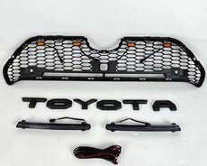 Toyota Rav4 radiator barmaqlığı