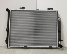 Mercedes e240 radiatoru