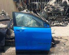 Chevrolet Equinox markalı avtomobil üçün nəzərdə tutulmuş, mavi rəngdə