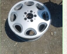 R16 Mercedes diskisi