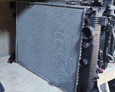 W212 W204 su radiyatoru Mercedes radiator