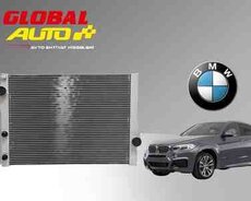 BMW X6 F16 su radiatoru