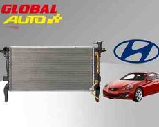 Hyundai Genesis Coupe su radiatoru