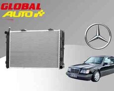 Mercedes W124 E200d su radiatoru
