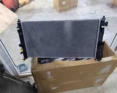 Toyota Prius 2016-2020 su radiatoru