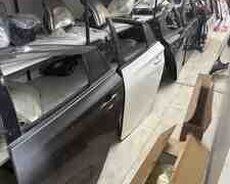 Toyota Prius qapıları