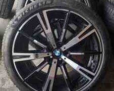 BMW G60 i5 təkərləri R20