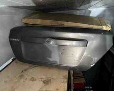 Nissan Sunny baqajı