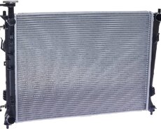 Kia Cerato su radiatoru