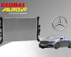 Mercedes A-Class W176 su radiatoru