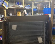 Toyota Corolla 2002-2007 su radiatoru