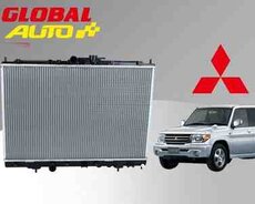 Mitsubishi Pajero iO su radiatoru