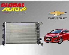 Chevrolet Aveo T300 su radiatoru