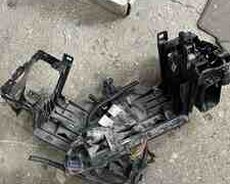 BMW F10 fara yuvası