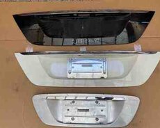 Mercedes W211  baqajın nömrəaltlığı