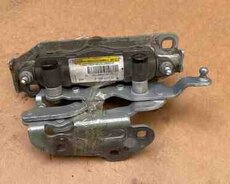 Mercedes qapı petlələri