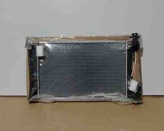 Toyota Corolla 2012 su radiatoru