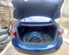 Hyundai elantra. Kia rio qapi və baqaj