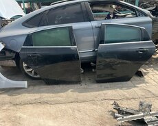 Chevrolet markalı avtomobillər üçün qara rəngdə qapılar. Bu qapılar