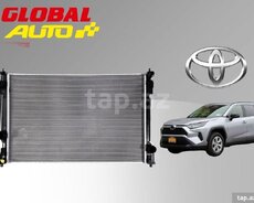 Toyota Rav4 su radiatoru