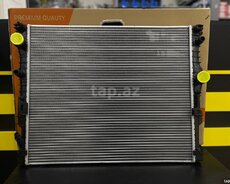 Bmw G30 su radiatoru