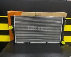 Bmw F10 su radiatoru