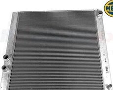 Range Rover 4.2l 4.4l Su Radiator 2006-2009