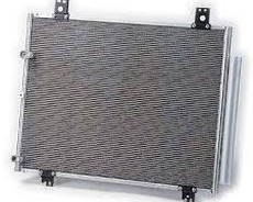 Toyota Yaris kondisioner radiatoru
