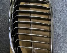 E60 Tam xrom radiator barmaqlığı